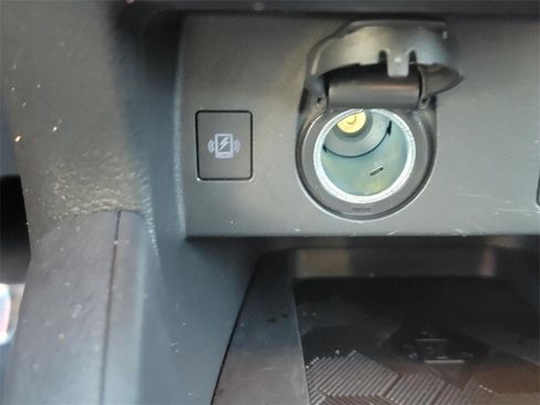 Certified 2025 Nissan Versa SV w/ Trunk Package image 24