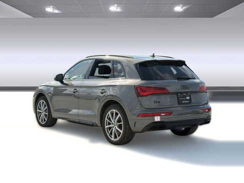 Used 2023 Audi Q5 e Premium Plus w/ Premium Plus Package AWD/4WD image 3