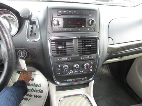 Used 2015 Dodge Grand Caravan SXT image 57
