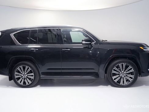 Used 2025 Lexus LX 600 4WD w/ Accessory Package (2T) image 4