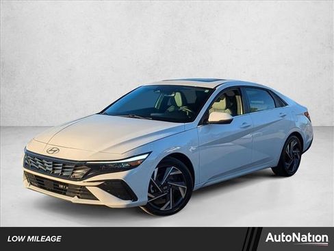 Certified 2025 Hyundai Elantra Limited image 1