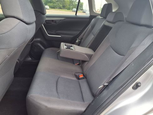 Used 2023 Toyota RAV4 LE AWD/4WD image 27