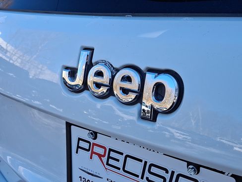 Certified 2020 Jeep Grand Cherokee Laredo w/ 18" Wheel & 8.4" Radio Group image 28