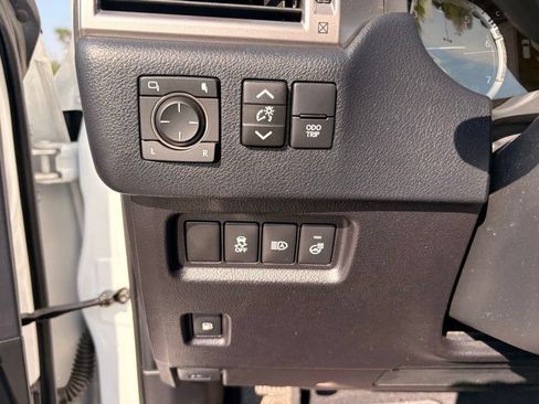 Used 2023 Lexus GX 460 Premium w/ Premium Plus Package AWD/4WD image 40
