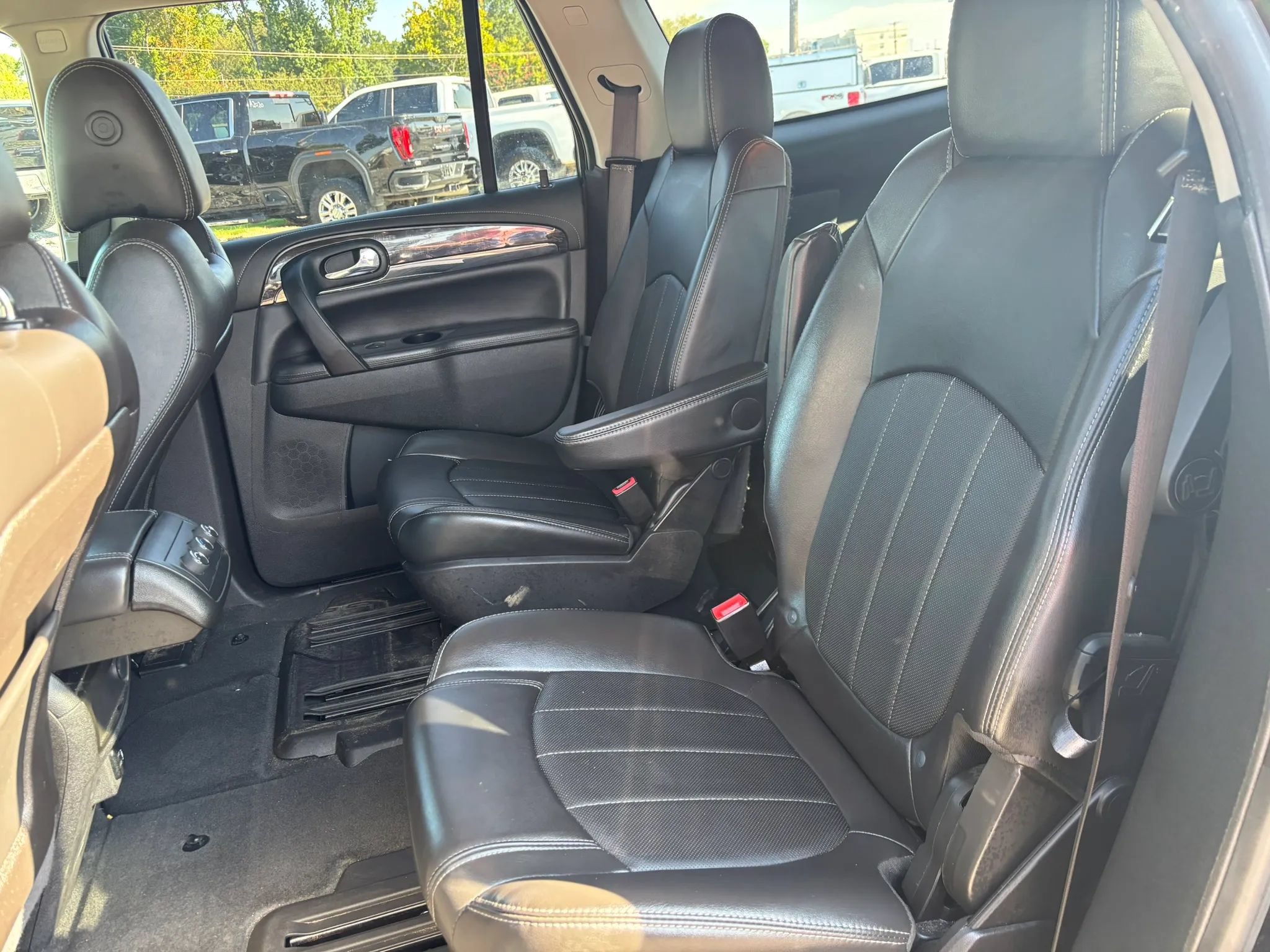 Used 2017 Buick Enclave Leather FWD image 14