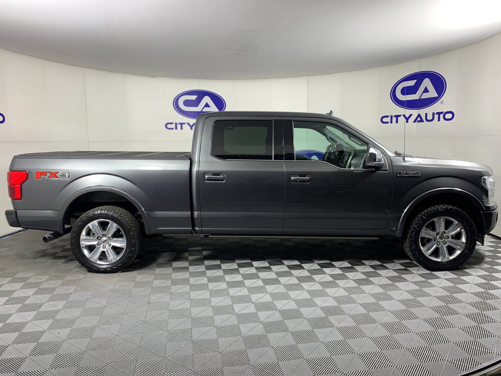 Used 2019 Ford F150 Platinum w/ Equipment Group 701A Luxury AWD/4WD image 2