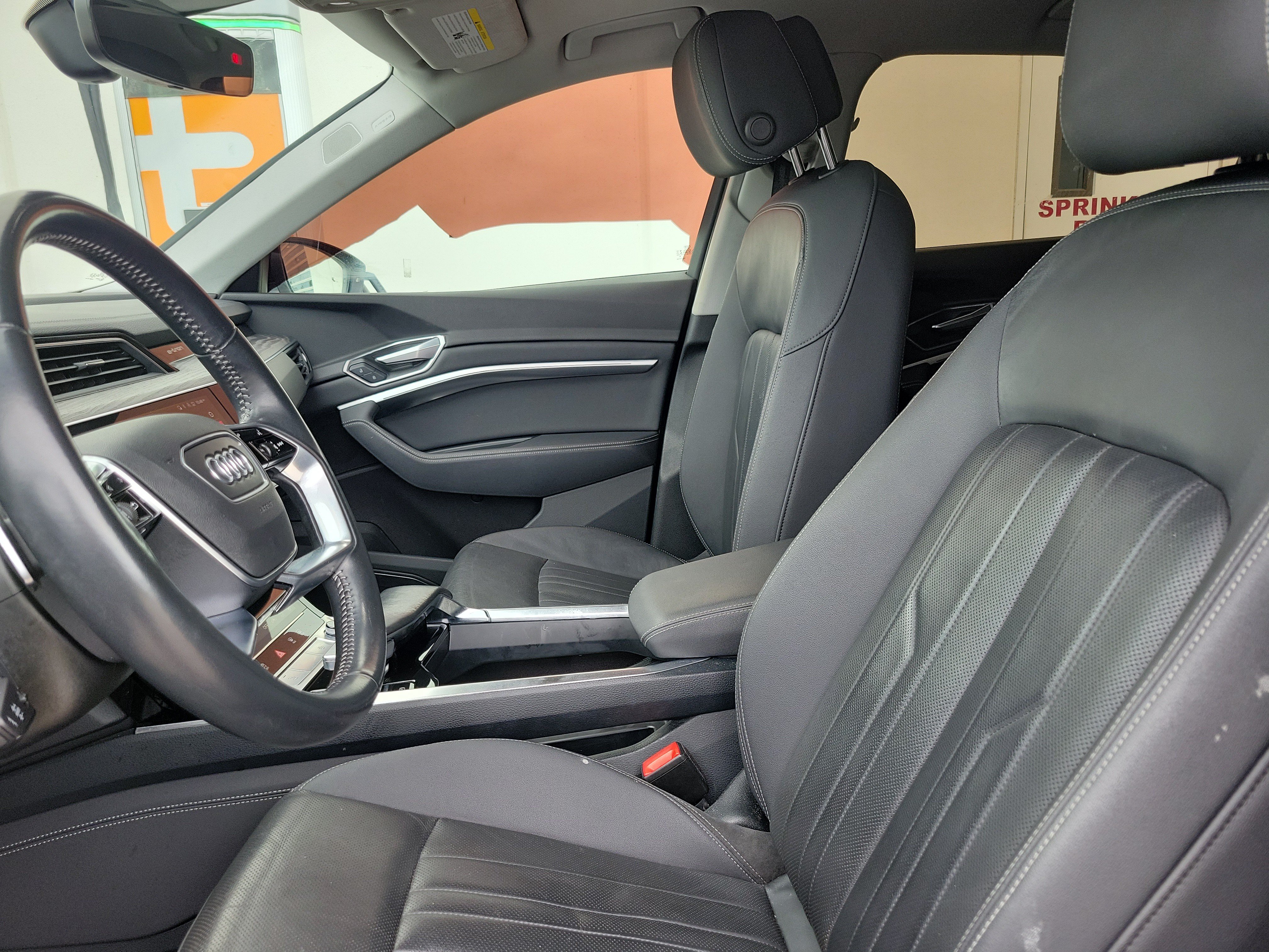Used 2021 Audi e-tron Premium Plus w/ Premium Plus Package AWD/4WD image 27