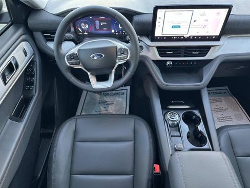 New 2025 Ford Explorer Active w/ Active Comfort Package image 23