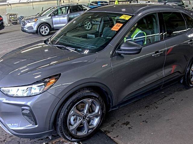 Certified 2025 Ford Escape ST-Line FWD image 1