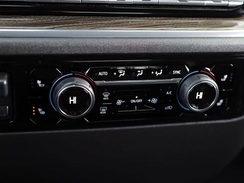 Used 2025 Chevrolet Silverado 1500 LT image 17