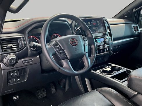 Used 2023 Nissan Titan PRO-4X w/ Pro-4x Convenience Package AWD/4WD image 17