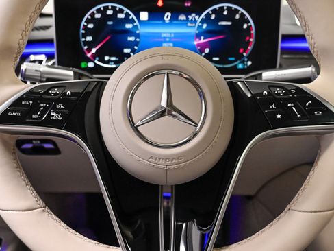 Used 2023 Mercedes-Benz S 580 4MATIC Sedan w/ AMG Line image 9
