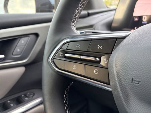 New 2025 Chevrolet Traverse LT w/ Enhanced Driving Package image 17