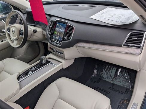 Certified 2025 Volvo XC90 B6 Plus w/ Protection Package Premier image 29