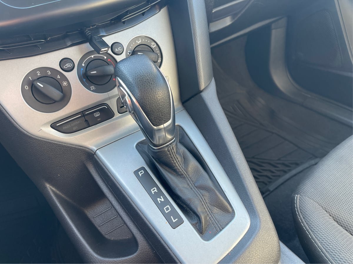 Used 2012 Ford Focus SE FWD image 24