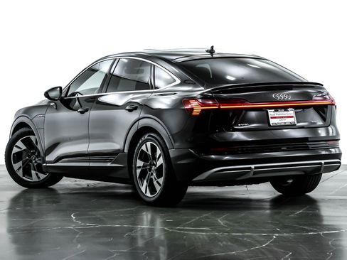 Used 2022 Audi e-tron Premium image 12