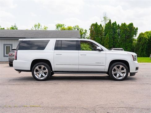 Used 2020 GMC Yukon XL SLT w/ Premium Edition AWD/4WD image 4