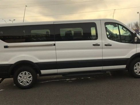 Used 2024 Ford Transit 350 XLT image 9