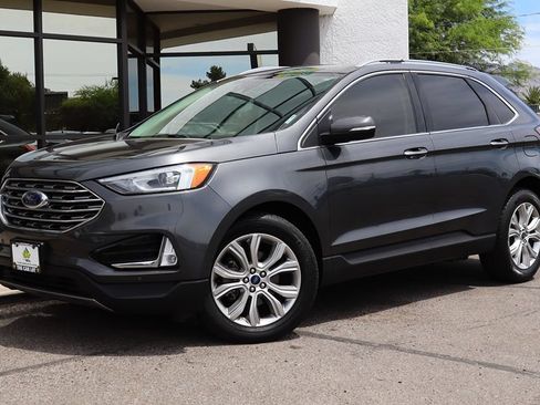 Used 2020 Ford Edge Titanium FWD image 2