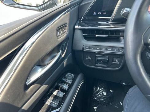 Certified 2024 Cadillac Escalade Sport w/ LPO, ONYX Package AWD/4WD image 20