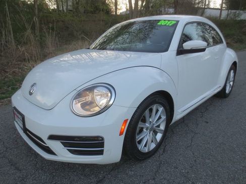 Used 2017 Volkswagen Beetle 1.8T image 1