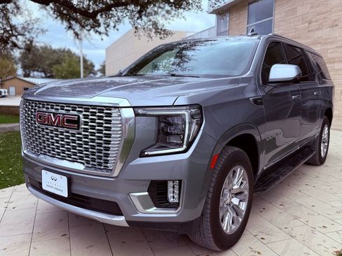 Used 2024 GMC Yukon XL Denali image 2