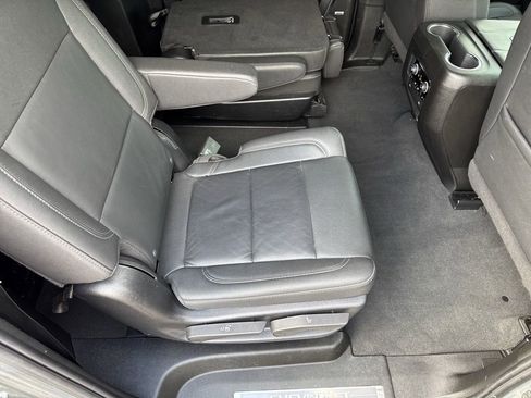 Used 2024 Chevrolet Suburban LT w/ Luxury Package AWD/4WD image 24