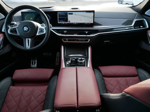 Used 2025 BMW X6 M60i w/ Dynamic Handling Package image 10