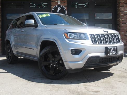 Used 2015 Jeep Grand Cherokee Altitude AWD/4WD image 2