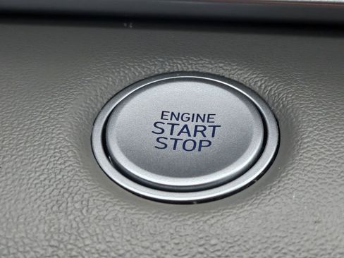 Used 2023 Hyundai Elantra SEL image 12