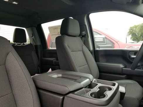 New 2026 Chevrolet Silverado 2500 Custom w/ Custom Value Package AWD/4WD image 15
