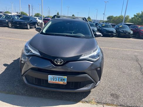 Used 2021 Toyota C-HR Limited FWD image 10