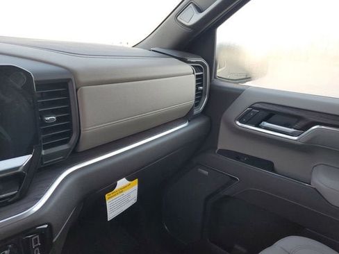 New 2026 GMC Sierra 1500 SLT w/ SLT Premium Plus Package image 28