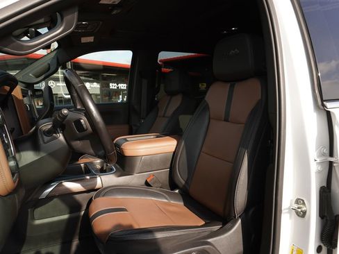 Used 2022 Chevrolet Silverado 1500 High Country w/ Technology Package image 23