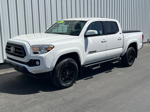 Used 2021 Toyota Tacoma SR5 RWD image 1