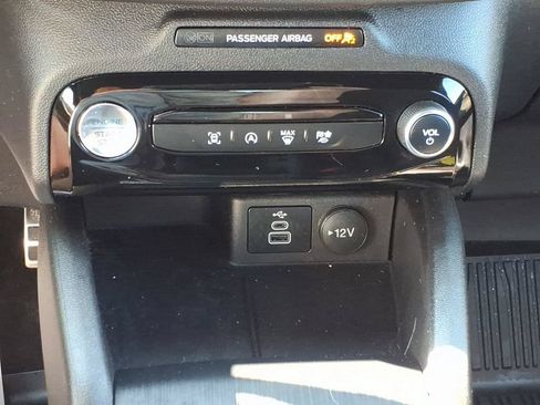 Used 2024 Ford Escape ST-Line w/ Tech Pack #1 AWD/4WD image 16