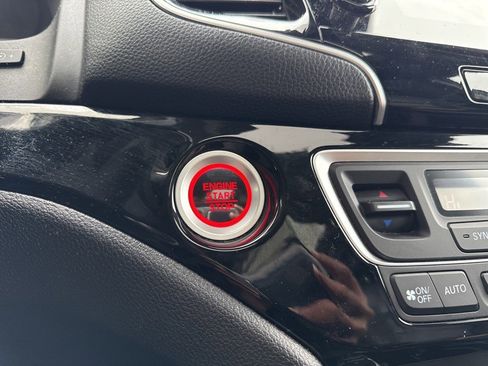 Used 2019 Honda Pilot Elite image 17