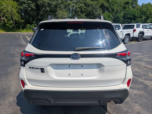 Used 2025 Subaru Forester Premium AWD/4WD image 7