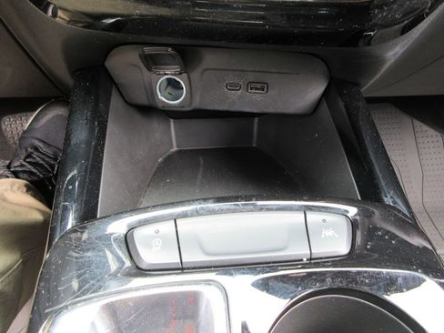 Certified 2025 Chevrolet Trax RS w/ Driver Confidence Package FWD image 30