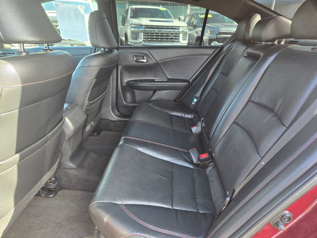 Used 2017 Honda Accord Sport Special Edition image 9