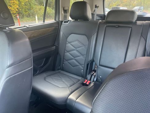 Used 2025 Volkswagen Atlas SE image 35