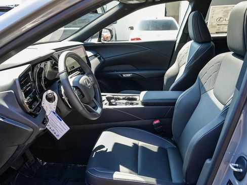 New 2026 Lexus RX 350h AWD/4WD image 17