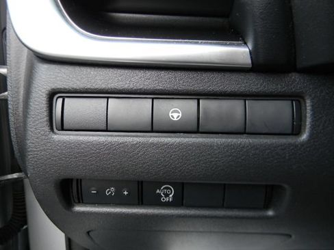 Used 2023 Nissan Rogue SV AWD/4WD image 16