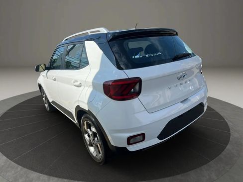 Used 2026 Hyundai Venue SEL FWD image 7