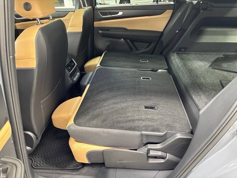 Used 2026 Volkswagen Atlas Cross Sport SEL R-Line AWD/4WD image 51