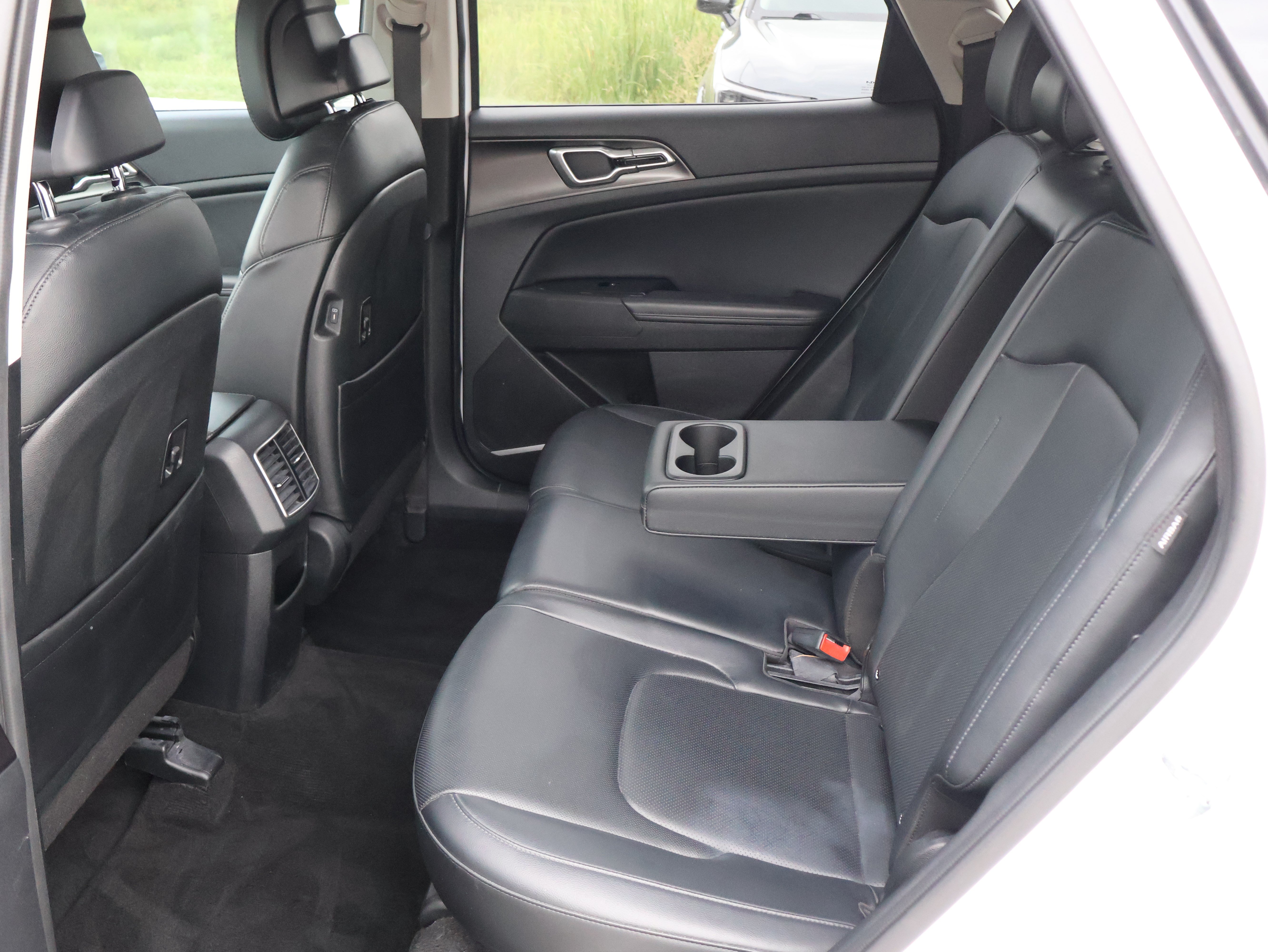 Used 2024 Kia Sportage EX FWD image 9