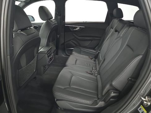 Used 2025 Audi Q7 3.0T Premium Plus w/ Premium Plus Package AWD/4WD image 4