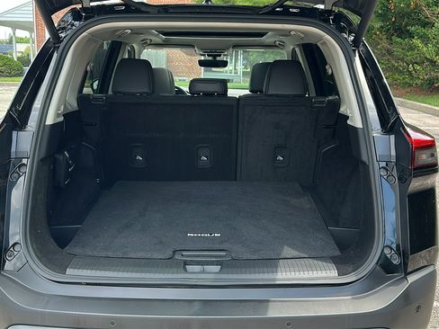 Certified 2023 Nissan Rogue SV w/ SV Premium B Package AWD/4WD image 6