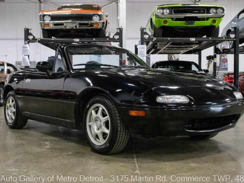 Used 1994 MAZDA MX-5 Miata RWD image 11