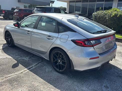 Used 2023 Honda Civic Sport image 5